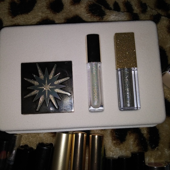 Makeup Bundle - Picture 2 of 4